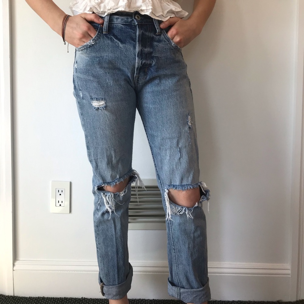💖GAP RIPPED MOM JEANS💖 - Picture 3 of 7